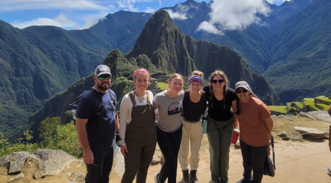 Gruppe af frivillige i Peru