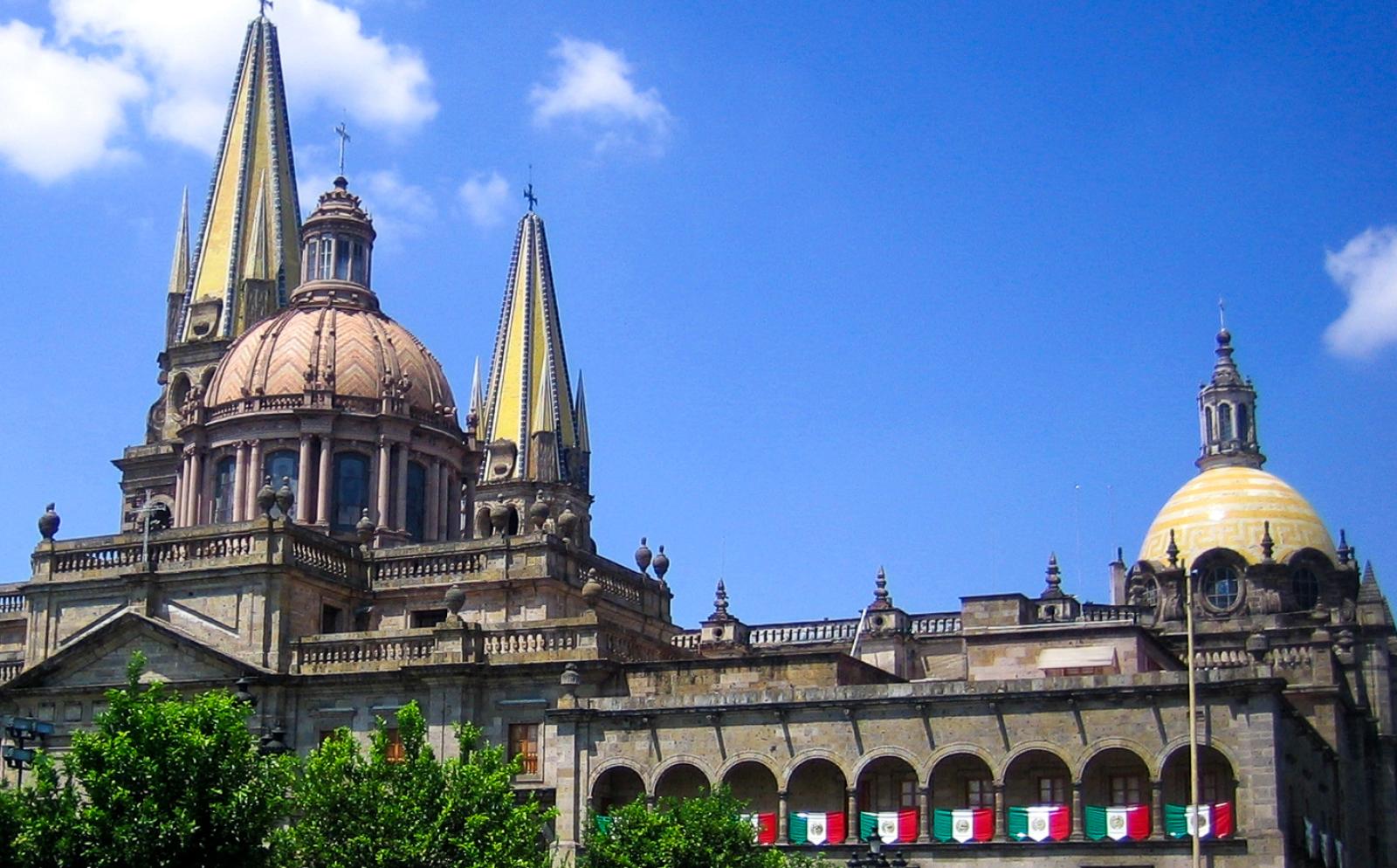 Projects Abroad Mexico volunteers and interns can explore Guadalajara Cathedral during their time off