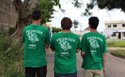 Volunteers walk the streets of Mandeville during their English language course in Jamaica.
